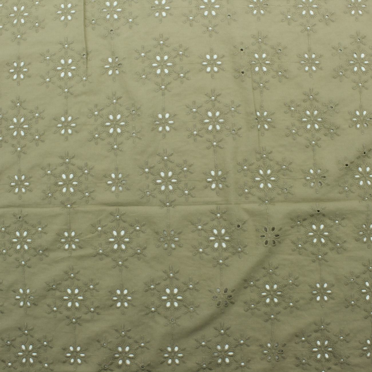 Bordado Inglês Liso Floral