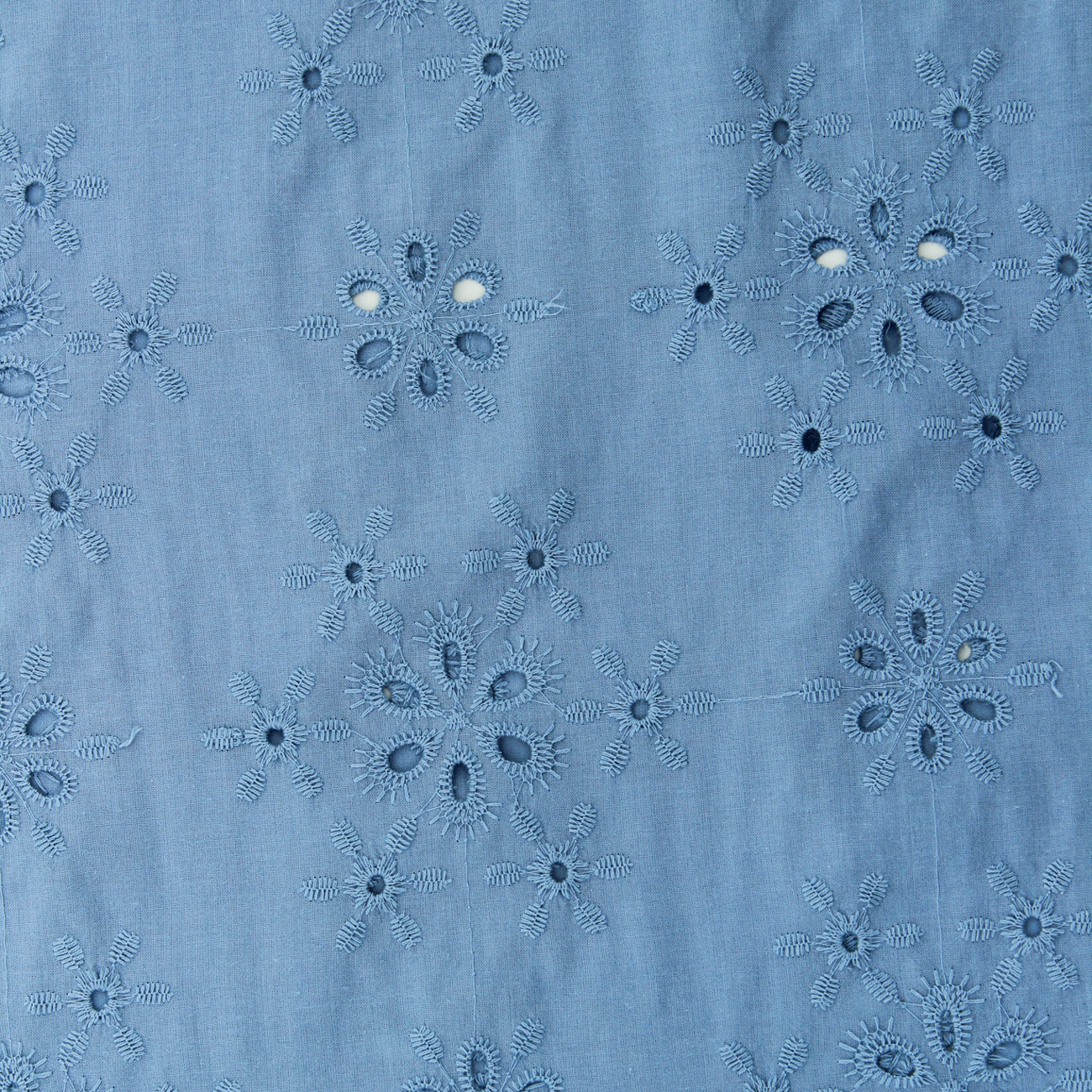 Bordado Inglês Liso Floral