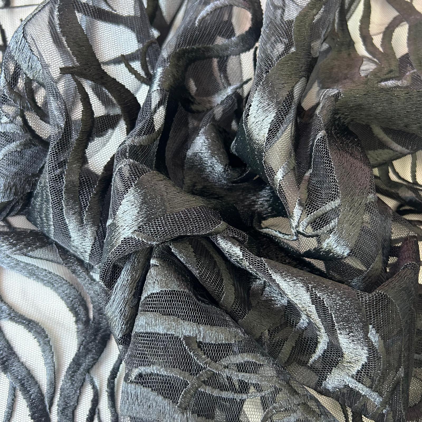 Renda de Cerimónia Bordada Preta