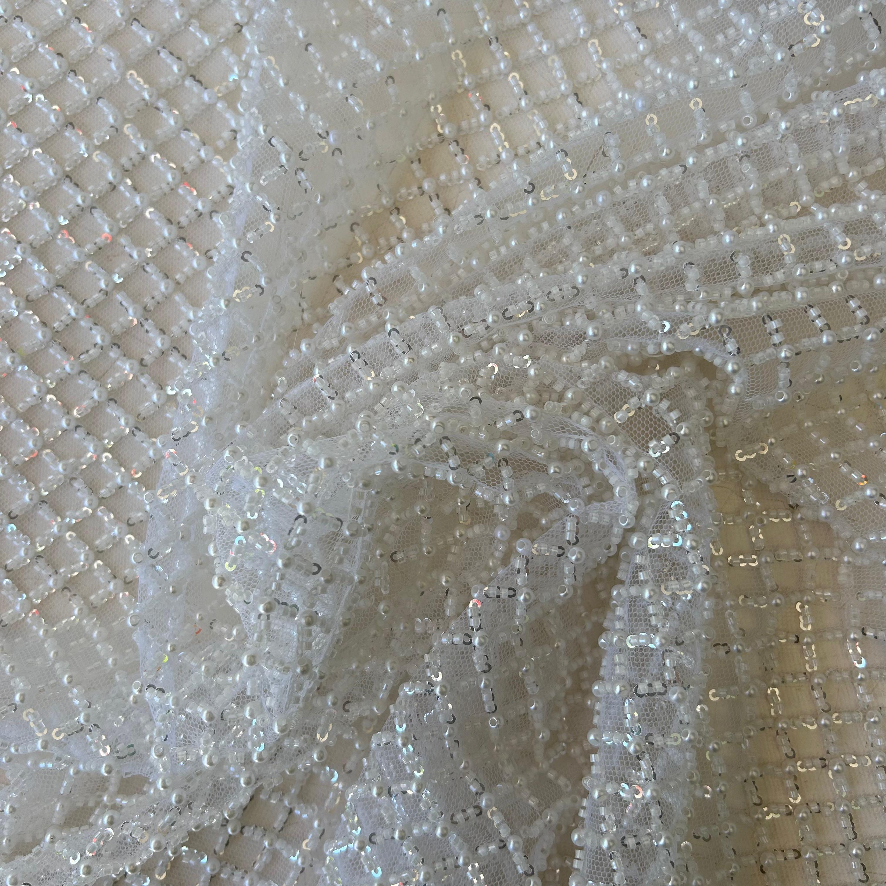 Renda de Cerimónia Bordada com Pérolas em Losango