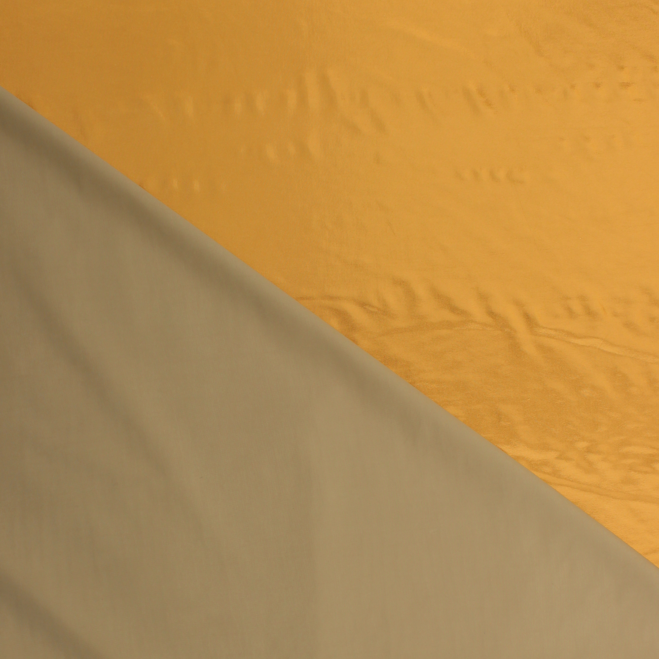 Malha Placata Brilhante