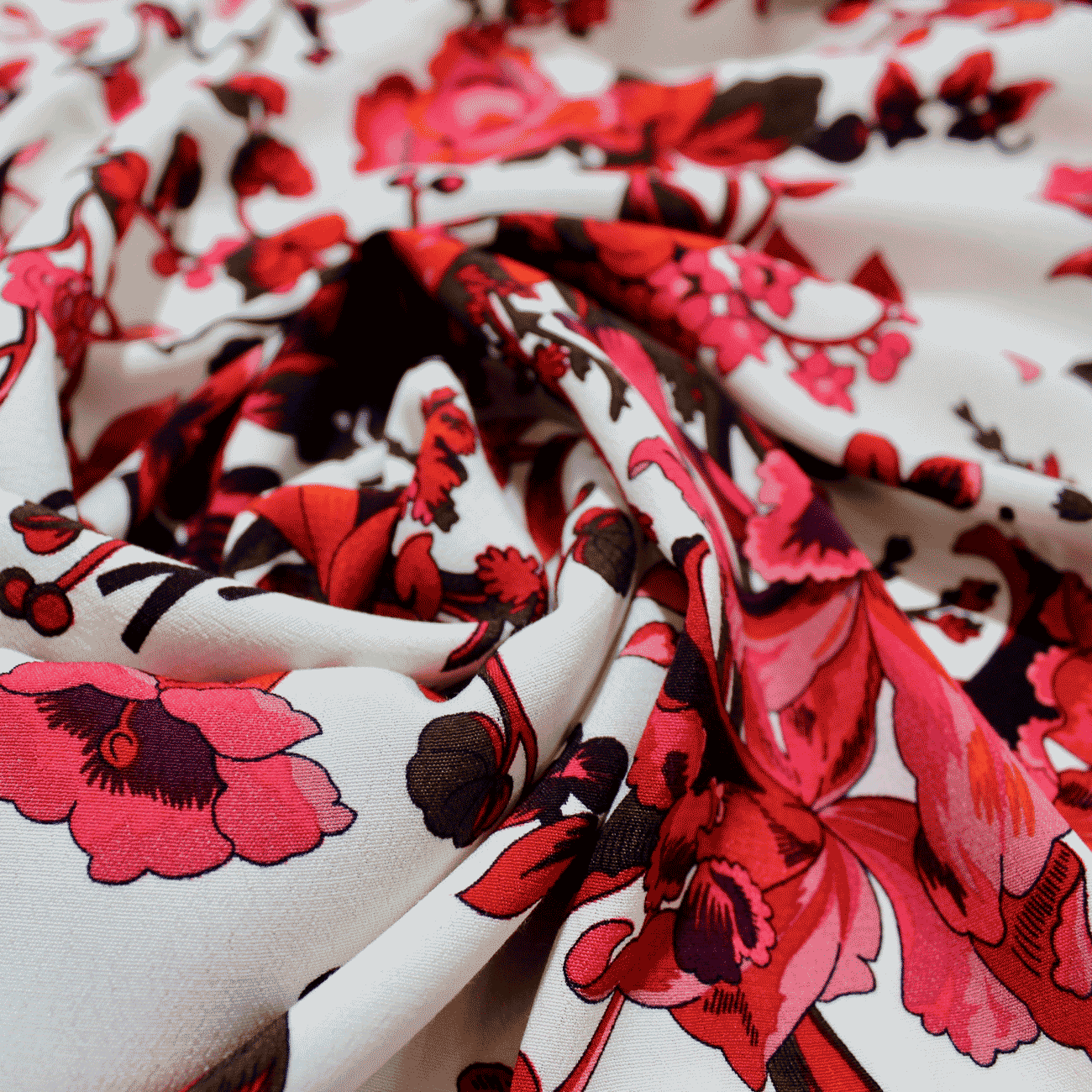 Estampado Viscose floral - rosa e vermelho Viscoses Estampadas Tecido para Vestuário
