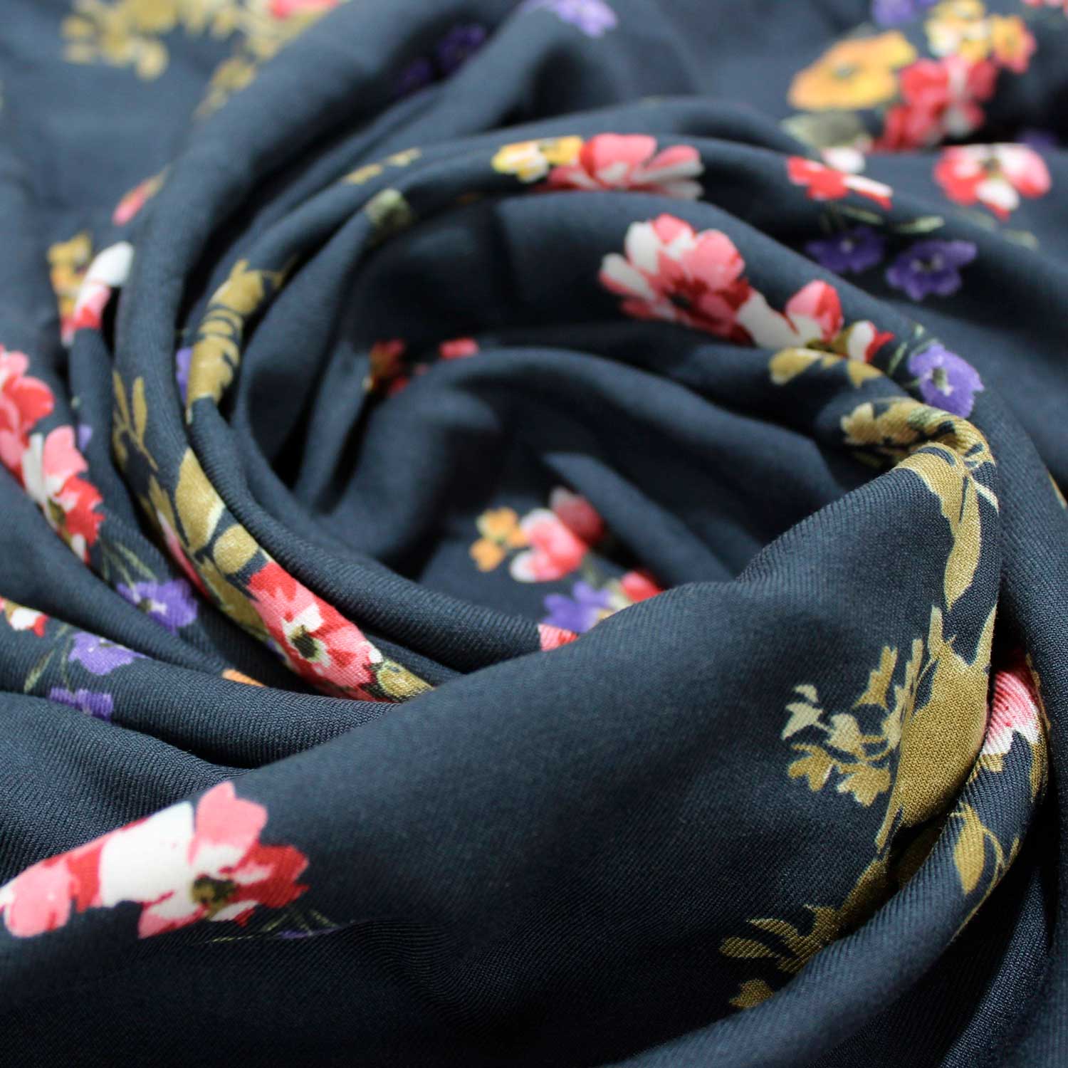 Retalho Camiseiro Viscose Floral - azul Retalhos Feira dos Tecidos Online