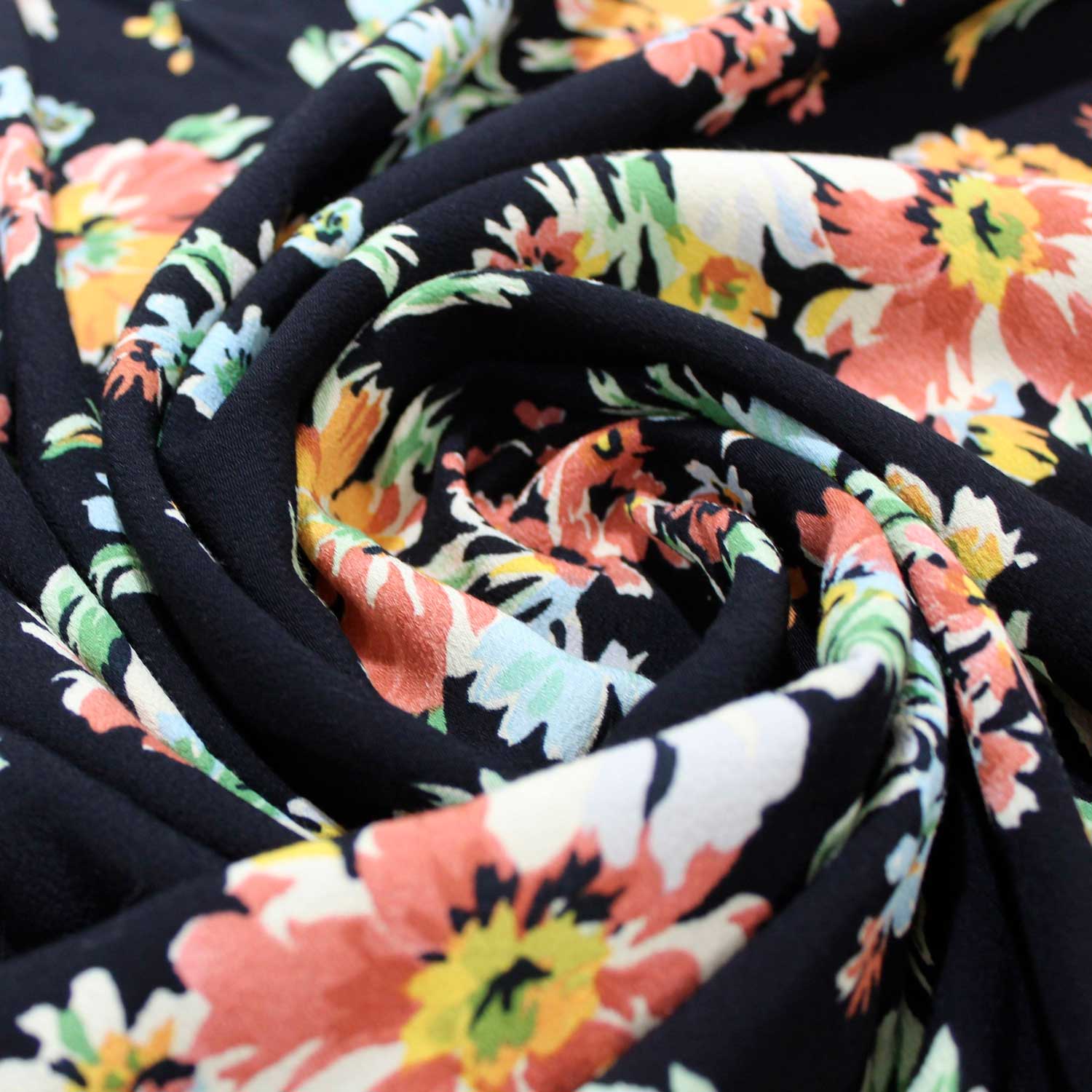 Retalho Camiseiro Viscose Floral - preto Retalhos Feira dos Tecidos Online