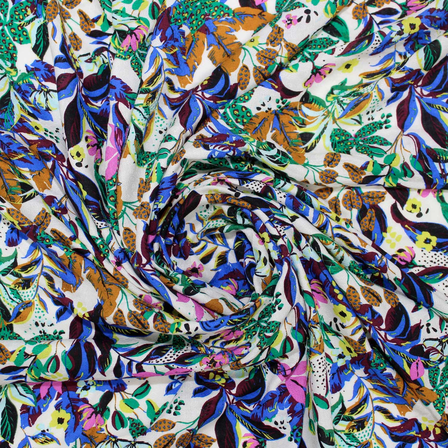 Retalho Camiseiro Viscose Translúcido Floral - verde & azul Retalhos Feira dos Tecidos Online