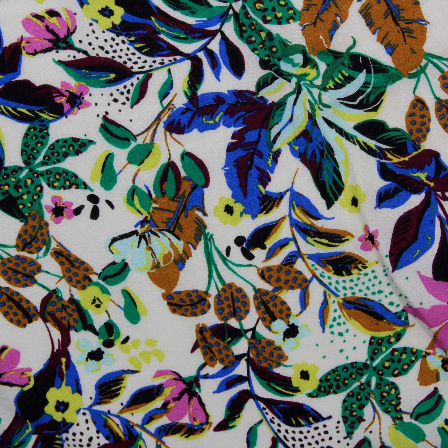 Retalho Camiseiro Viscose Translúcido Floral - verde & azul Retalhos Feira dos Tecidos Online